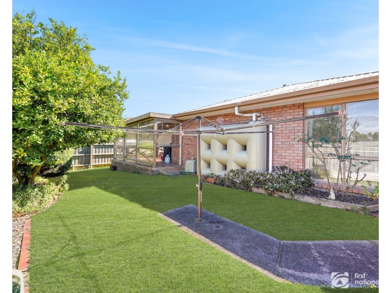 6 Bianco Court, Cranbourne North VIC 3977