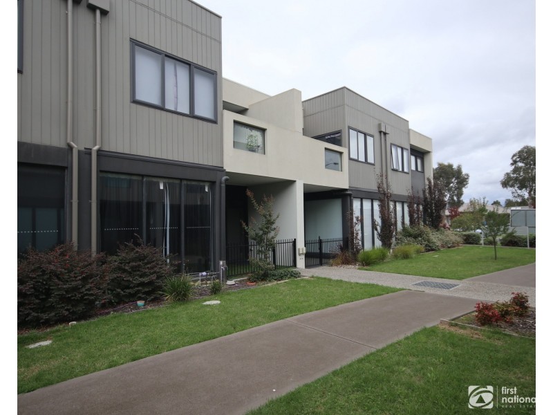 6 Coral, Cranbourne West VIC 3977