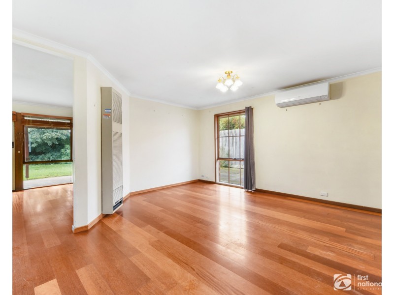 7 Heywood Crescent, Cranbourne North VIC 3977