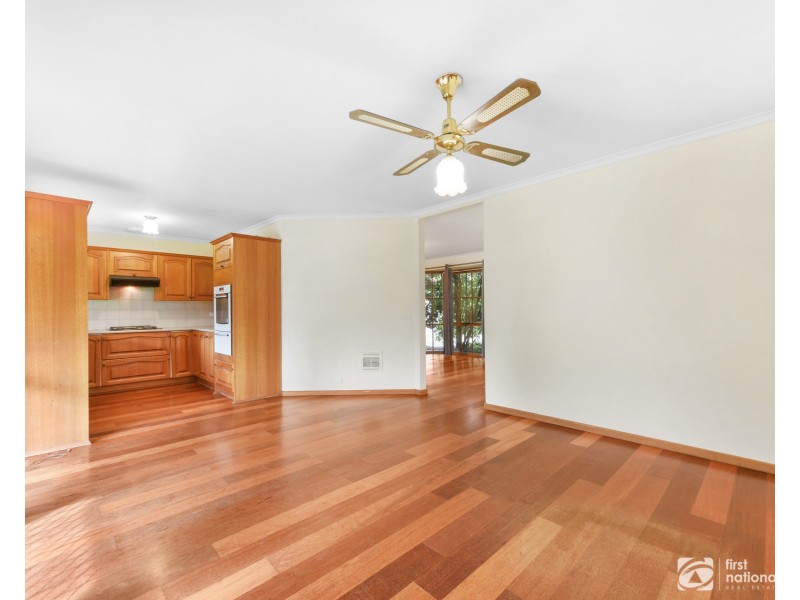 7 Heywood Crescent, Cranbourne North VIC 3977