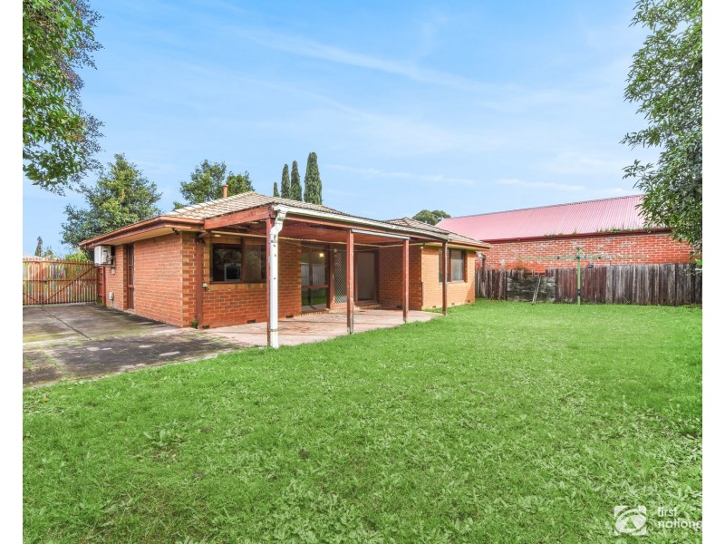 7 Heywood Crescent, Cranbourne North VIC 3977