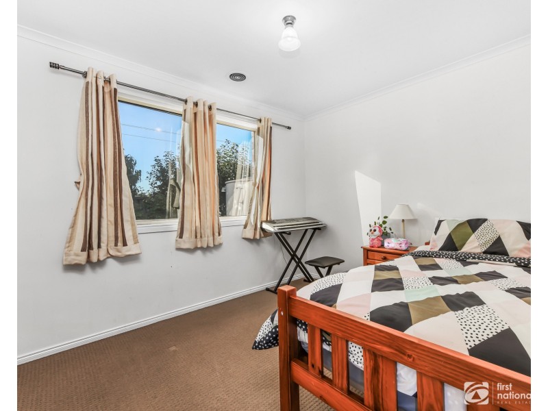 8 Nandaly Place, Cranbourne West VIC 3977