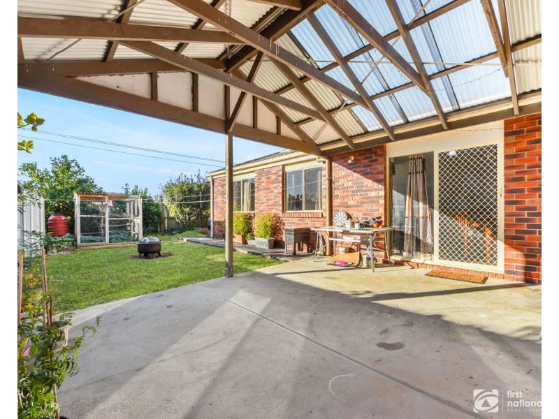 8 Nandaly Place, Cranbourne West VIC 3977