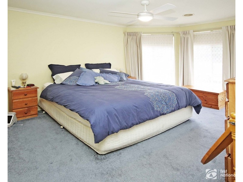 68 Cherryhills Drive, Cranbourne VIC 3977
