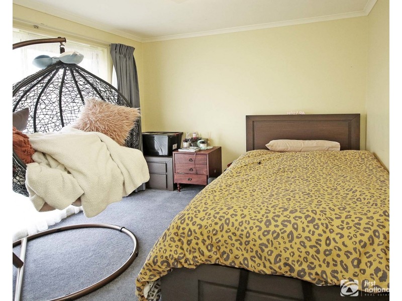 68 Cherryhills Drive, Cranbourne VIC 3977