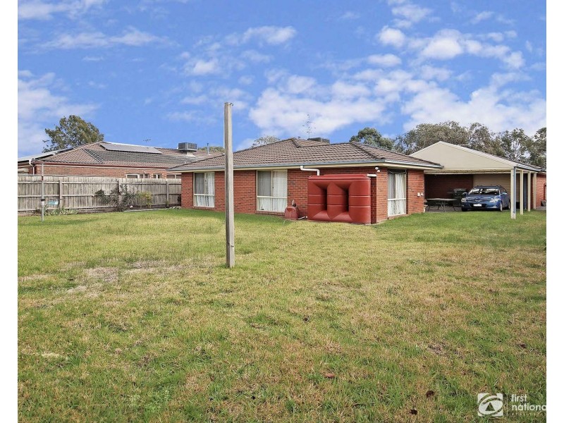 68 Cherryhills Drive, Cranbourne VIC 3977