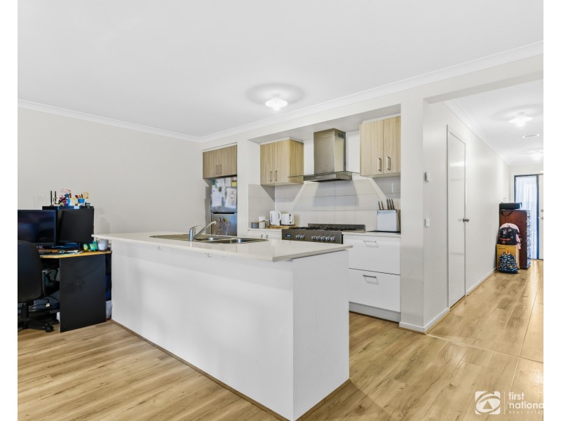 19 Niloma Street, Clyde North VIC 3978