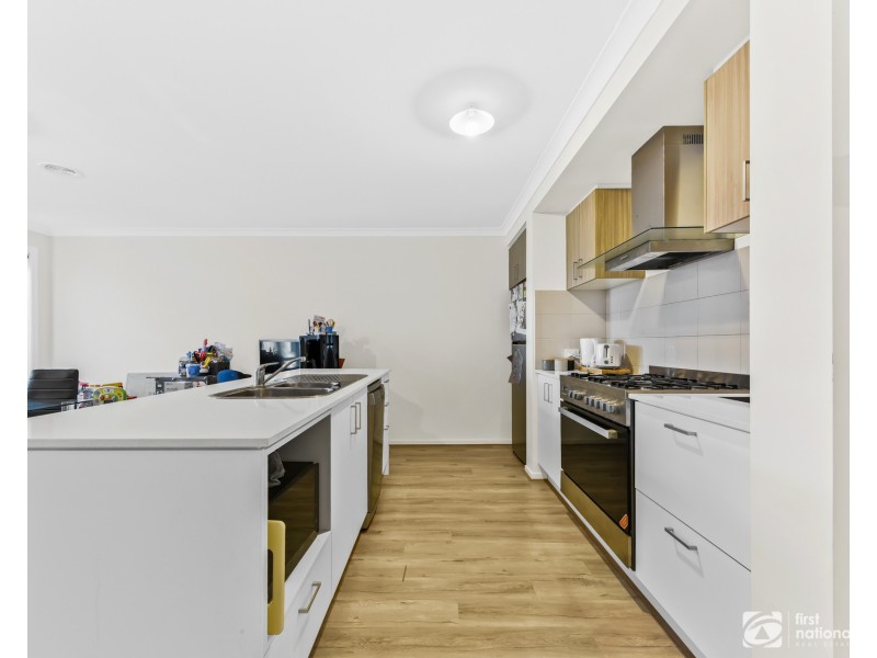 19 Niloma Street, Clyde North VIC 3978