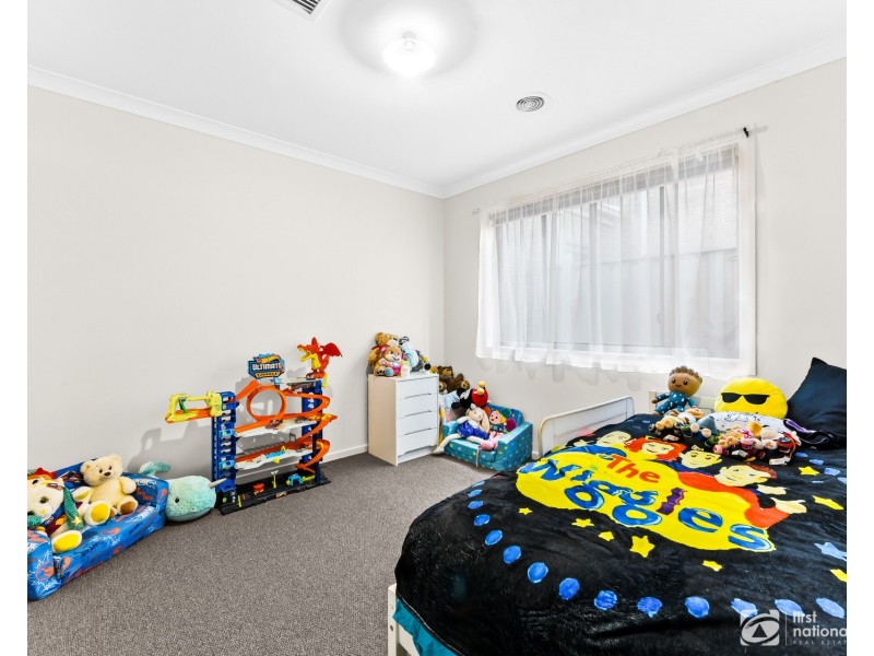 19 Niloma Street, Clyde North VIC 3978