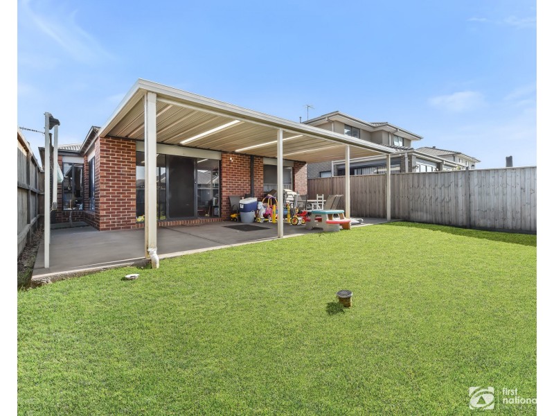 19 Niloma Street, Clyde North VIC 3978