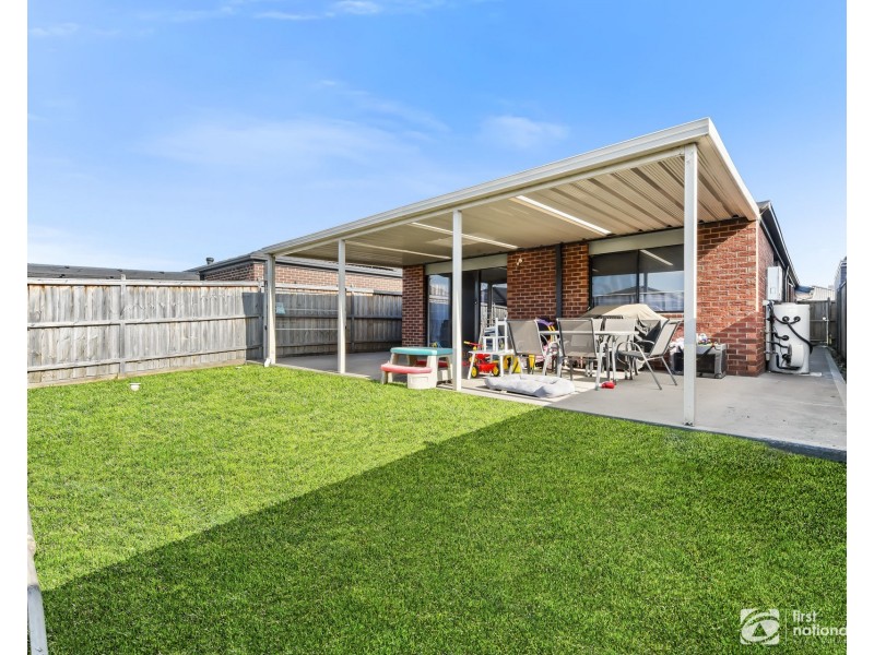 19 Niloma Street, Clyde North VIC 3978