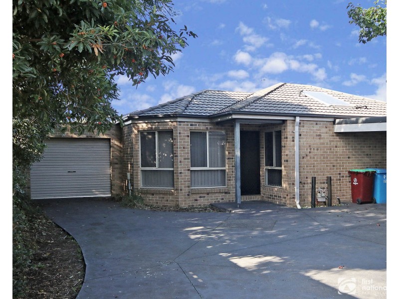 2/18 Lorna Street, Cranbourne VIC 3977