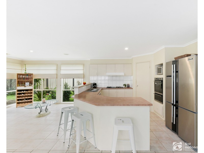 45 Robinswood Parade, Narre Warren South VIC 3805