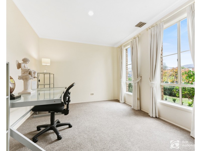 45 Robinswood Parade, Narre Warren South VIC 3805