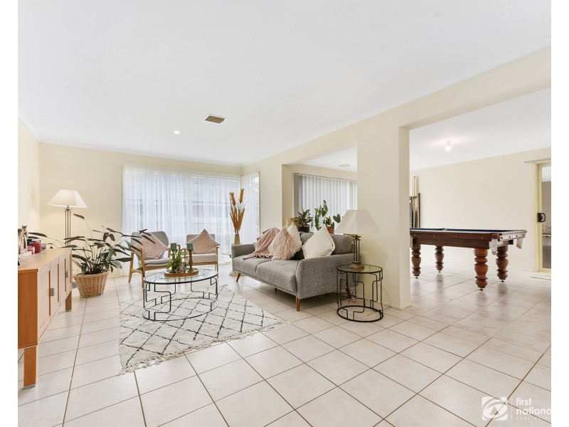 45 Robinswood Parade, Narre Warren South VIC 3805