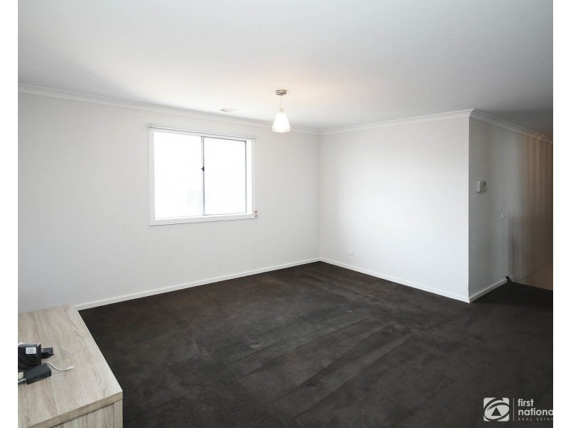 82 Karawarra Circuit, Cranbourne North VIC 3977