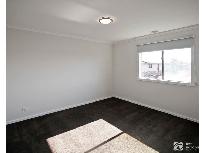 82 Karawarra Circuit, Cranbourne North VIC 3977