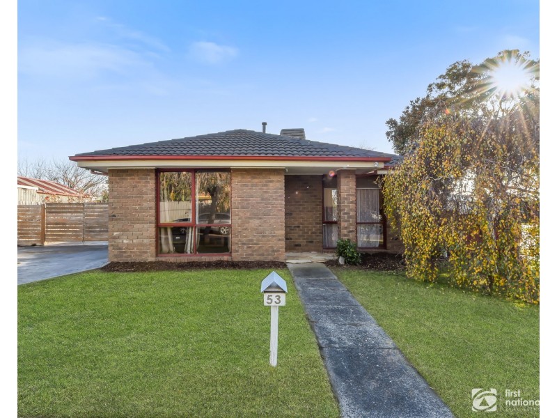 53 Navarre Drive, Cranbourne West VIC 3977