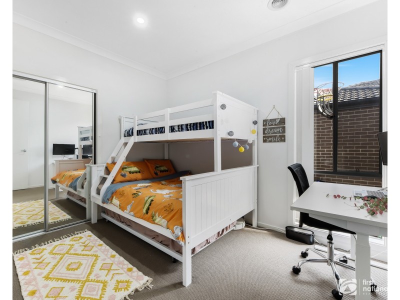 5 Orbit Street, Clyde North VIC 3978