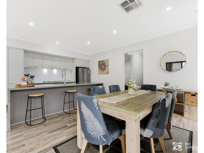 5 Orbit Street, Clyde North VIC 3978