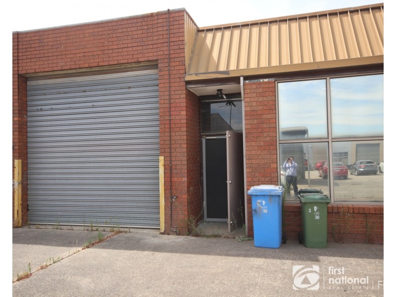 2/30 Station Street, Cranbourne VIC 3977