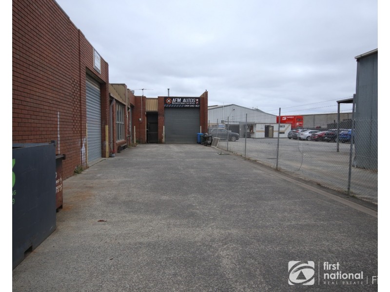 2/30 Station Street, Cranbourne VIC 3977