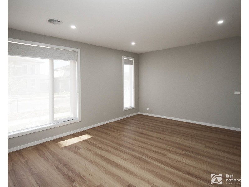 29 Sutil Drive, Clyde North VIC 3978