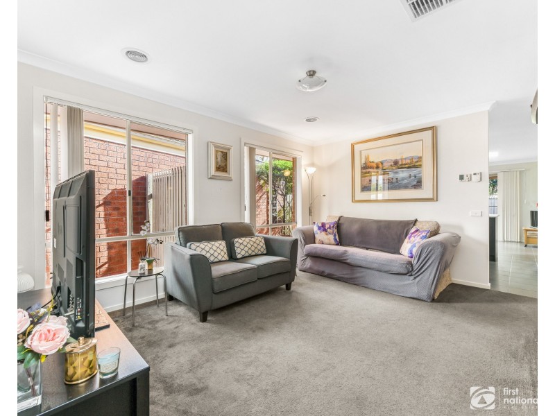 22a Maureen Close, Cranbourne West VIC 3977