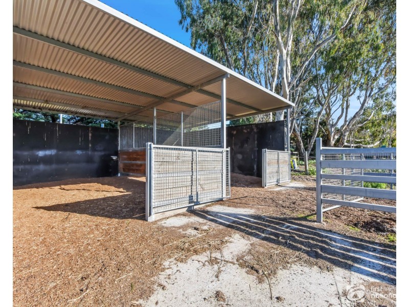 855 Robinsons Road, Pearcedale VIC 3912