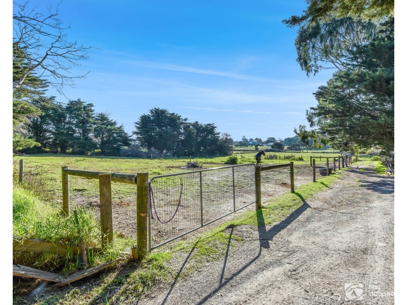 855 Robinsons Road, Pearcedale VIC 3912