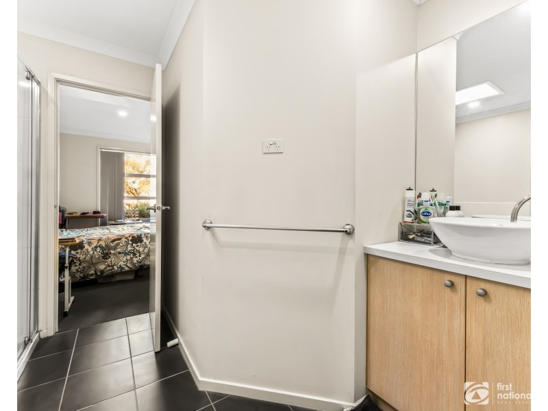 182 Paterson Drive, Lynbrook VIC 3975
