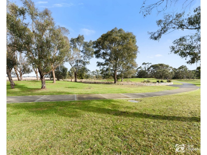 182 Paterson Drive, Lynbrook VIC 3975