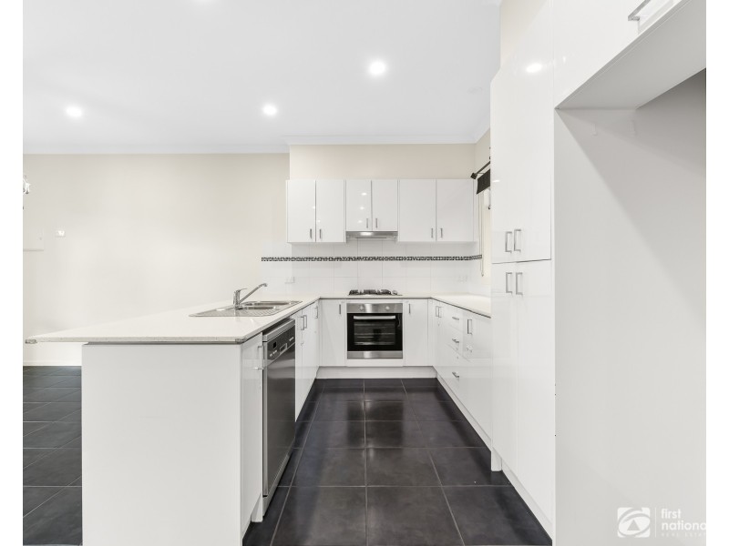 19 Comtois Lane, Clyde North VIC 3978