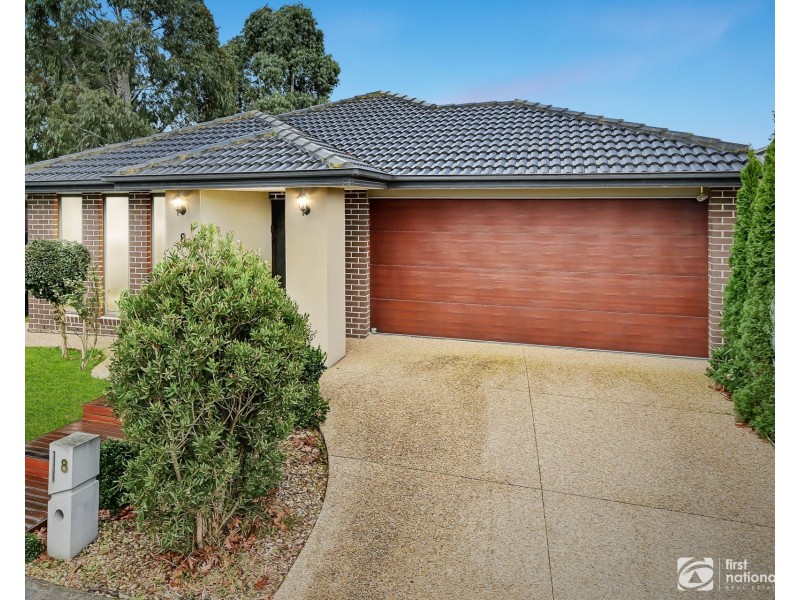 8 Chorley Lane, Clyde North VIC 3978