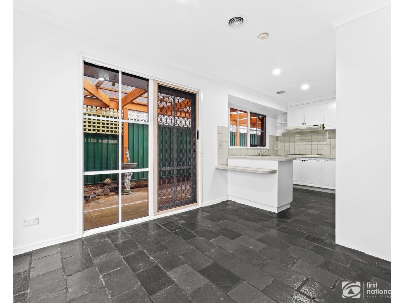 75 Gipps Crescent, Cranbourne North VIC 3977
