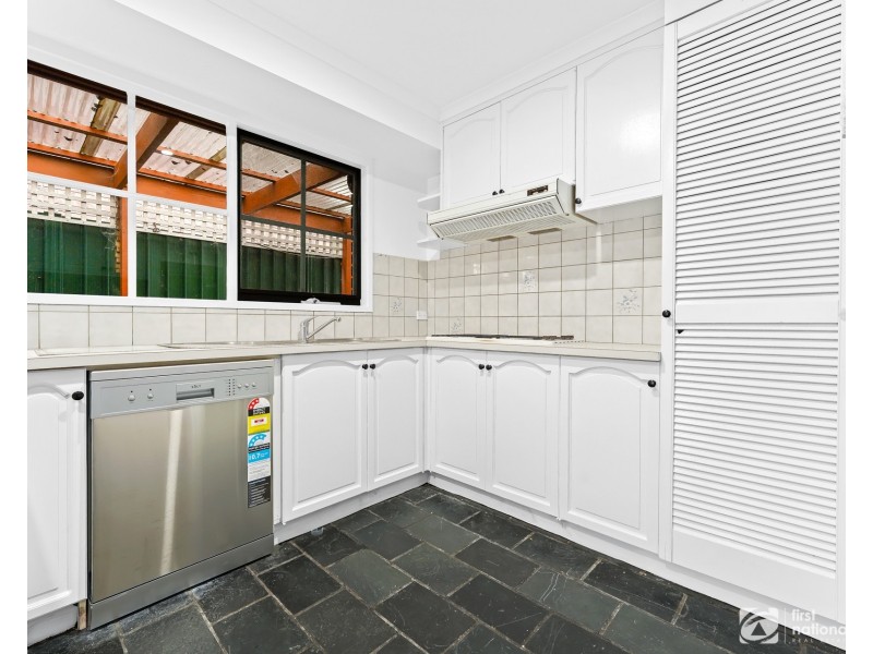 75 Gipps Crescent, Cranbourne North VIC 3977