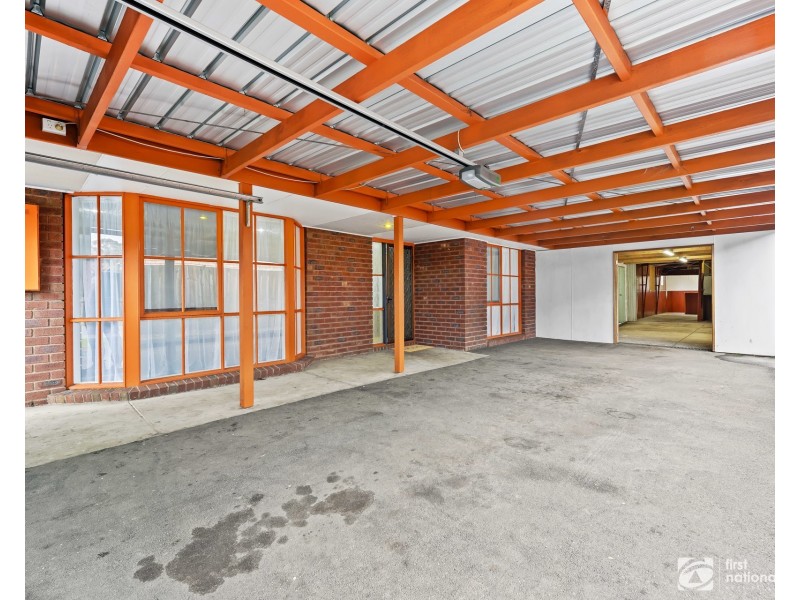 75 Gipps Crescent, Cranbourne North VIC 3977