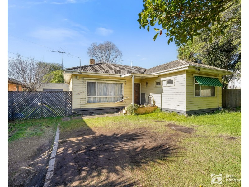 2 Scott Street, Cranbourne VIC 3977