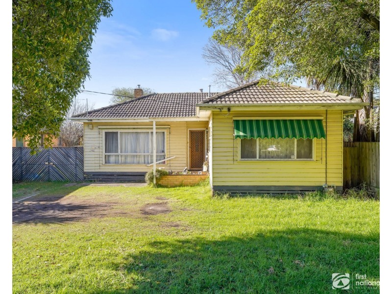 2 Scott Street, Cranbourne VIC 3977