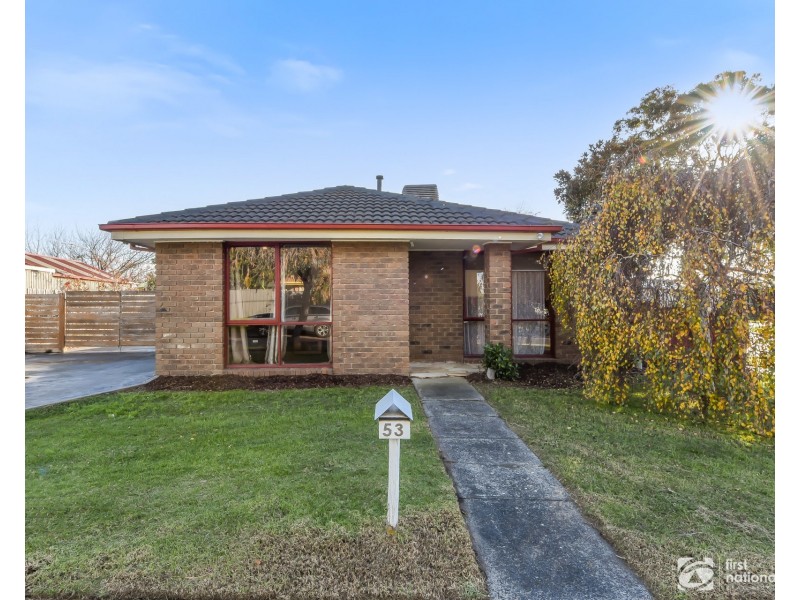 53 Navarre Drive, Cranbourne West VIC 3977