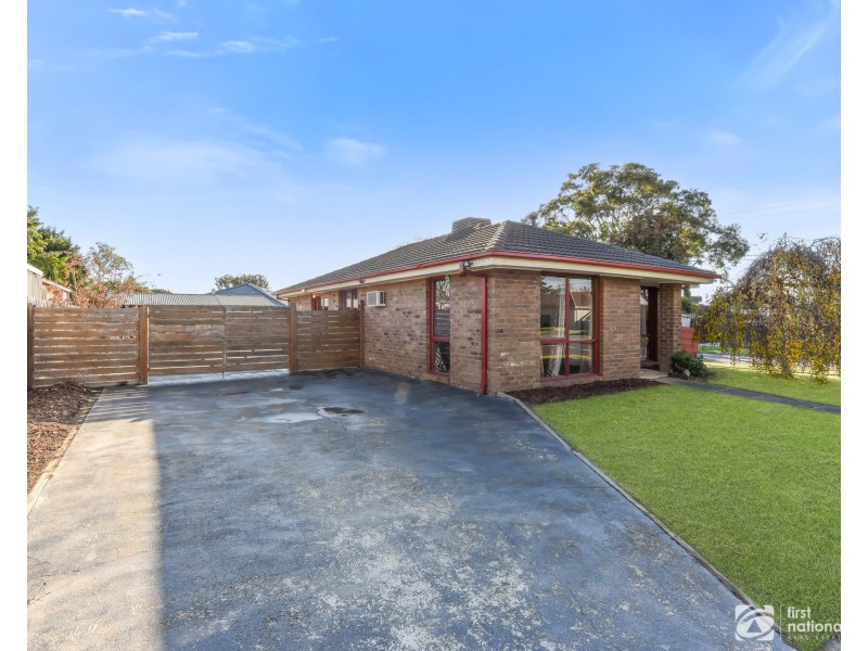 53 Navarre Drive, Cranbourne West VIC 3977