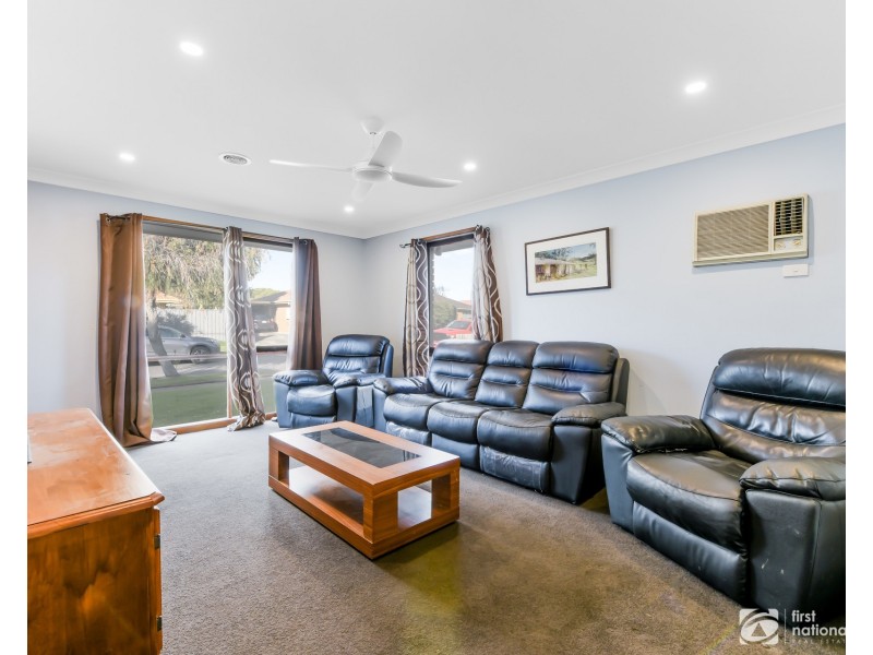 53 Navarre Drive, Cranbourne West VIC 3977