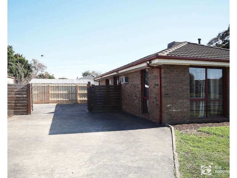 53 Navarre Drive, Cranbourne West VIC 3977