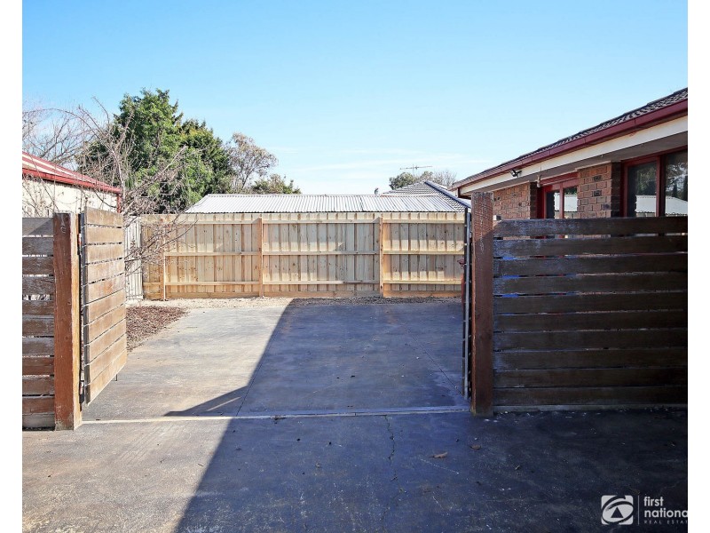 53 Navarre Drive, Cranbourne West VIC 3977