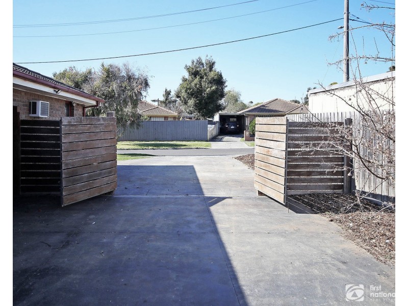 53 Navarre Drive, Cranbourne West VIC 3977