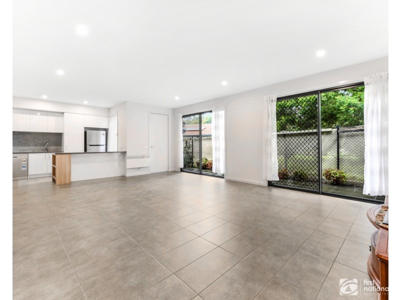 13 Savoy Grove, Cranbourne North VIC 3977