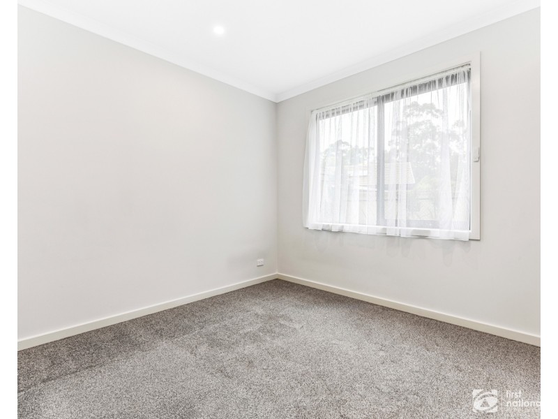 13 Savoy Grove, Cranbourne North VIC 3977