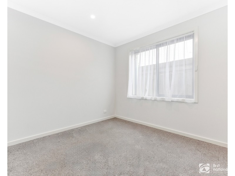 13 Savoy Grove, Cranbourne North VIC 3977