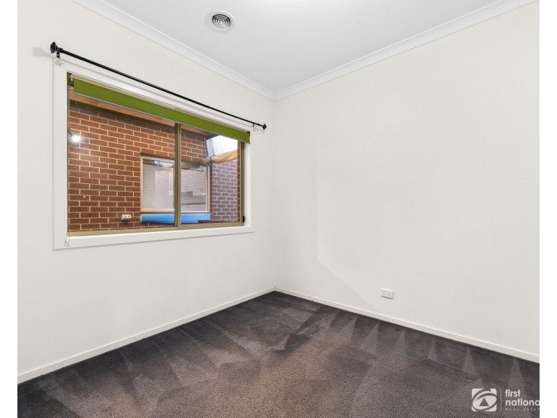 19 Comtois Lane, Clyde VIC 3978