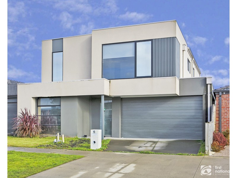 6 Fiorelli Boulevard, Cranbourne East VIC 3977